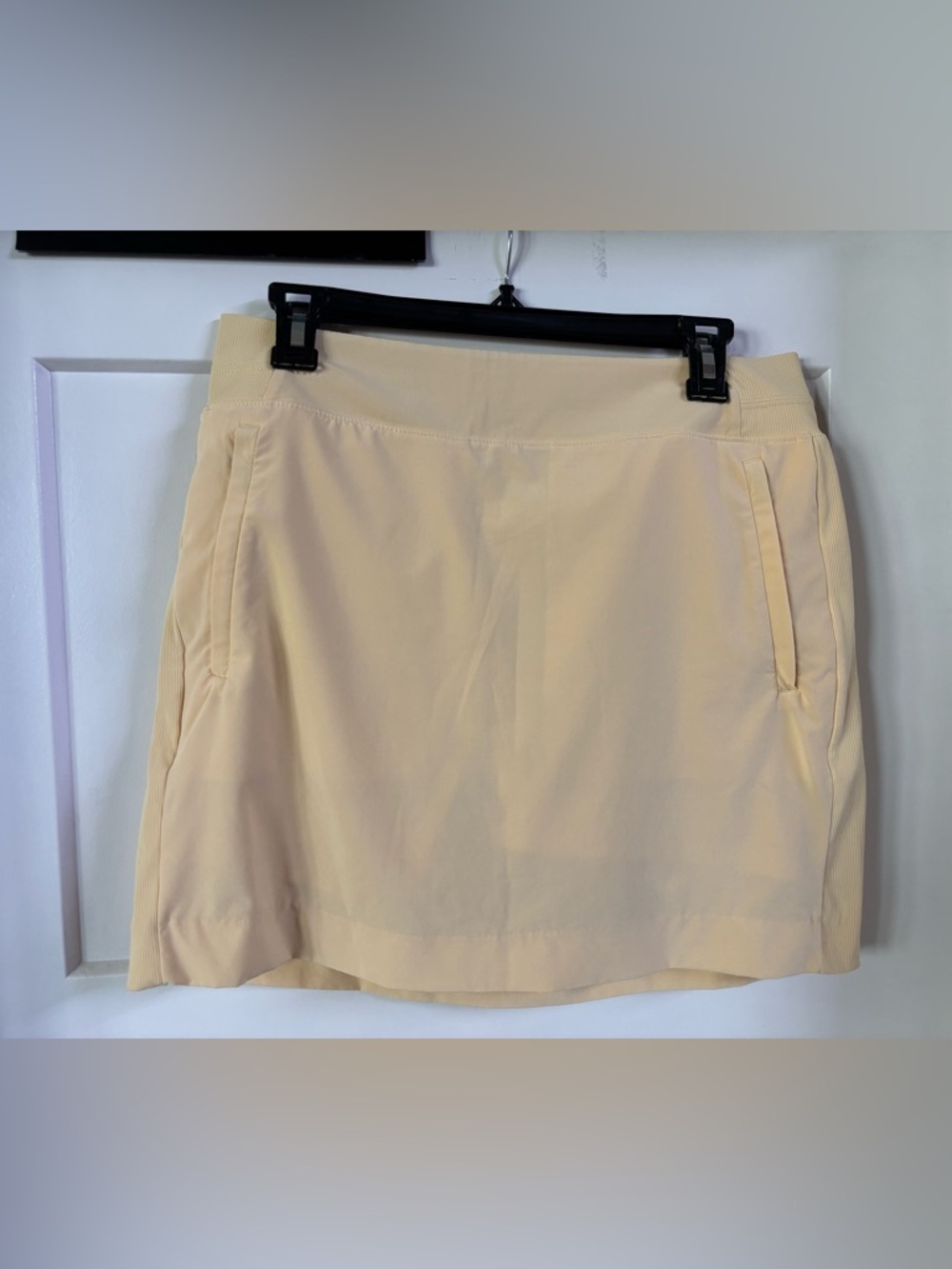 Athleta Light Yellow Athletic Skort golf pickleball tennis